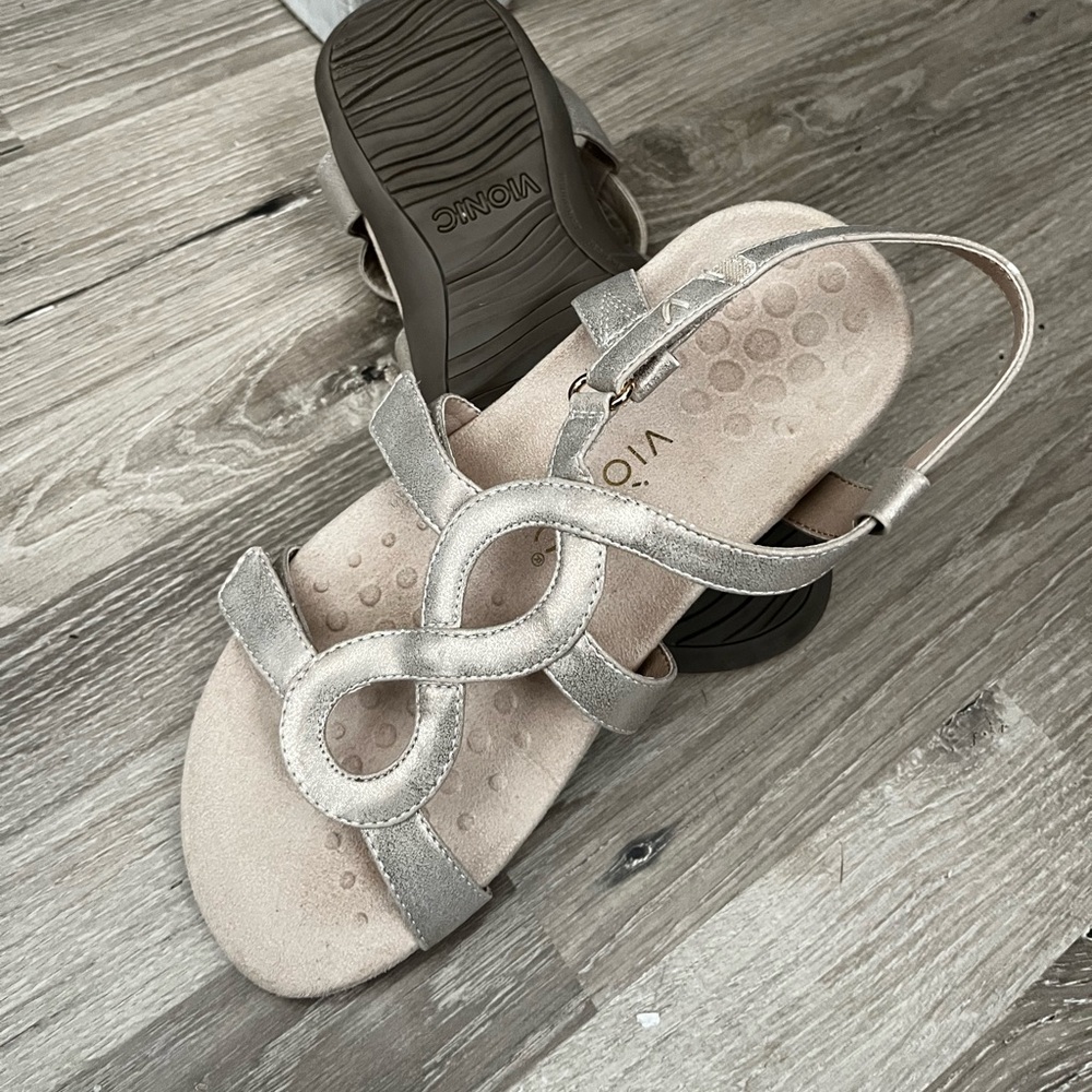 Vionic sandals/7 - Picture 3 of 4
